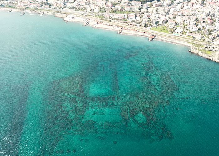 Vue aérienne de la cité submergée | © Centro Sub Campi Flegrei