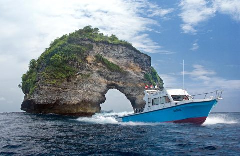 1_c6bo-voyage-plongee-indonesie-bali-candidasa-hotel-lotus-bungalows-LBC_04_Gangga-Divers_Boat
