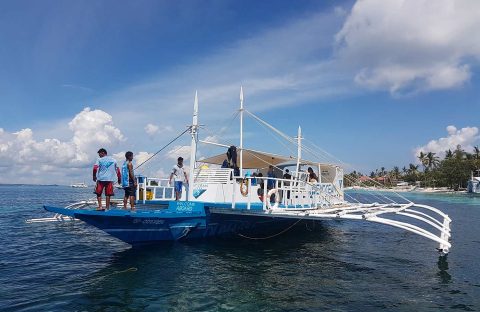 3-Dumagsa-outrigger-dive-boat-Devocean-Divers-Malapascua-bangka