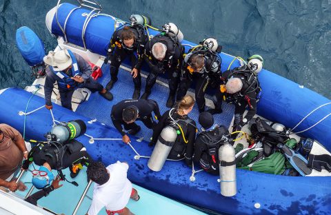 3_c6bo-voyage-plongee-equateur-galapagos-bateau-aqua-croisiere-zodiac