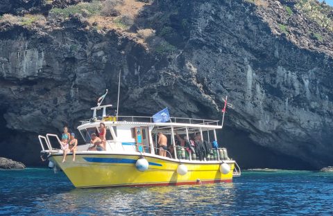 USTICA - LinosaSunshine Dive Boat 3